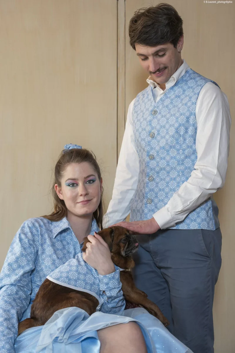 Manteau pour chien bleu ciel à imprimé flocons Reine des Neiges – Image 7