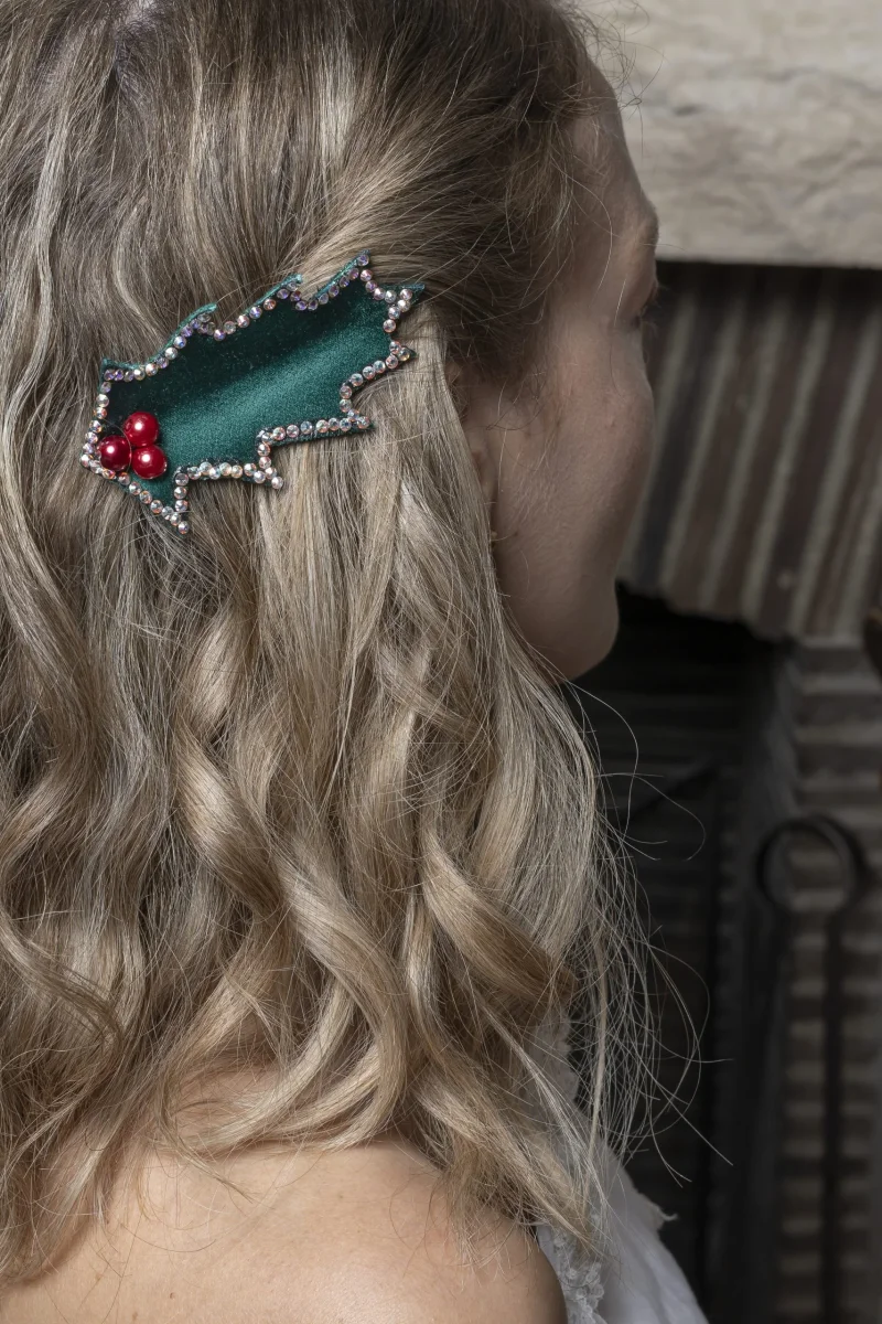 Accessoire cheveux en satin de soie et viscose vert Houx et strass Double Bonheur