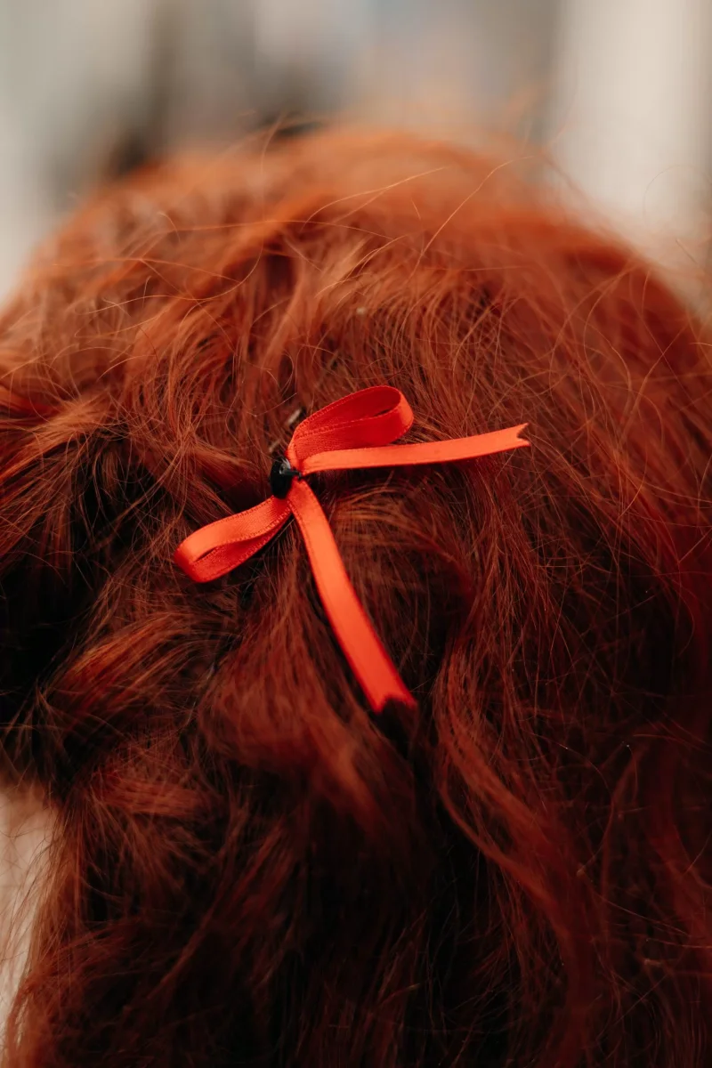 Accessoire cheveux noeud fait main en ruban rouge – Image 2