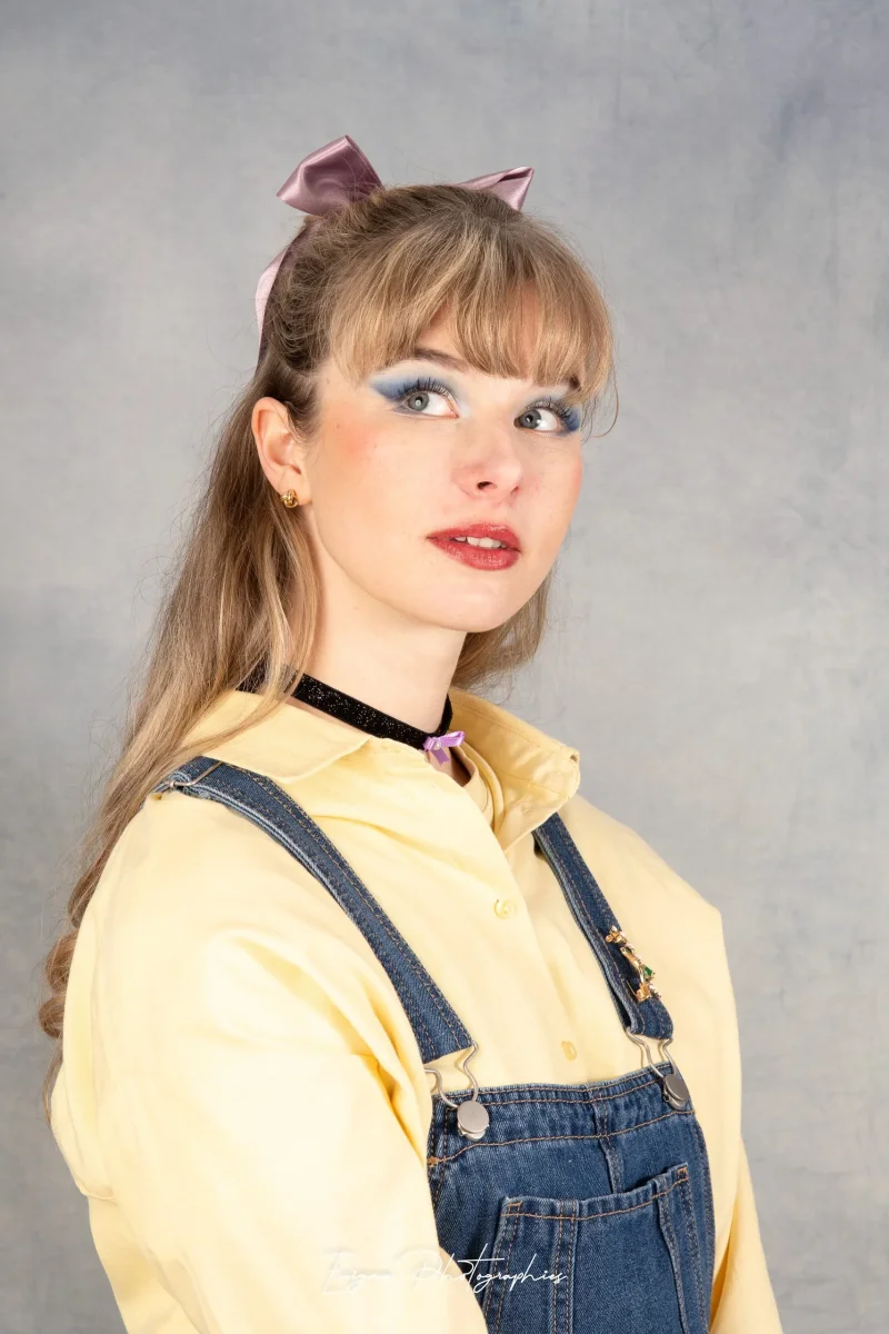 Choker Made in France en velours noir pailleté avec noeud de satin mauve Amour Fou | Chérie et Dandy – Image 4