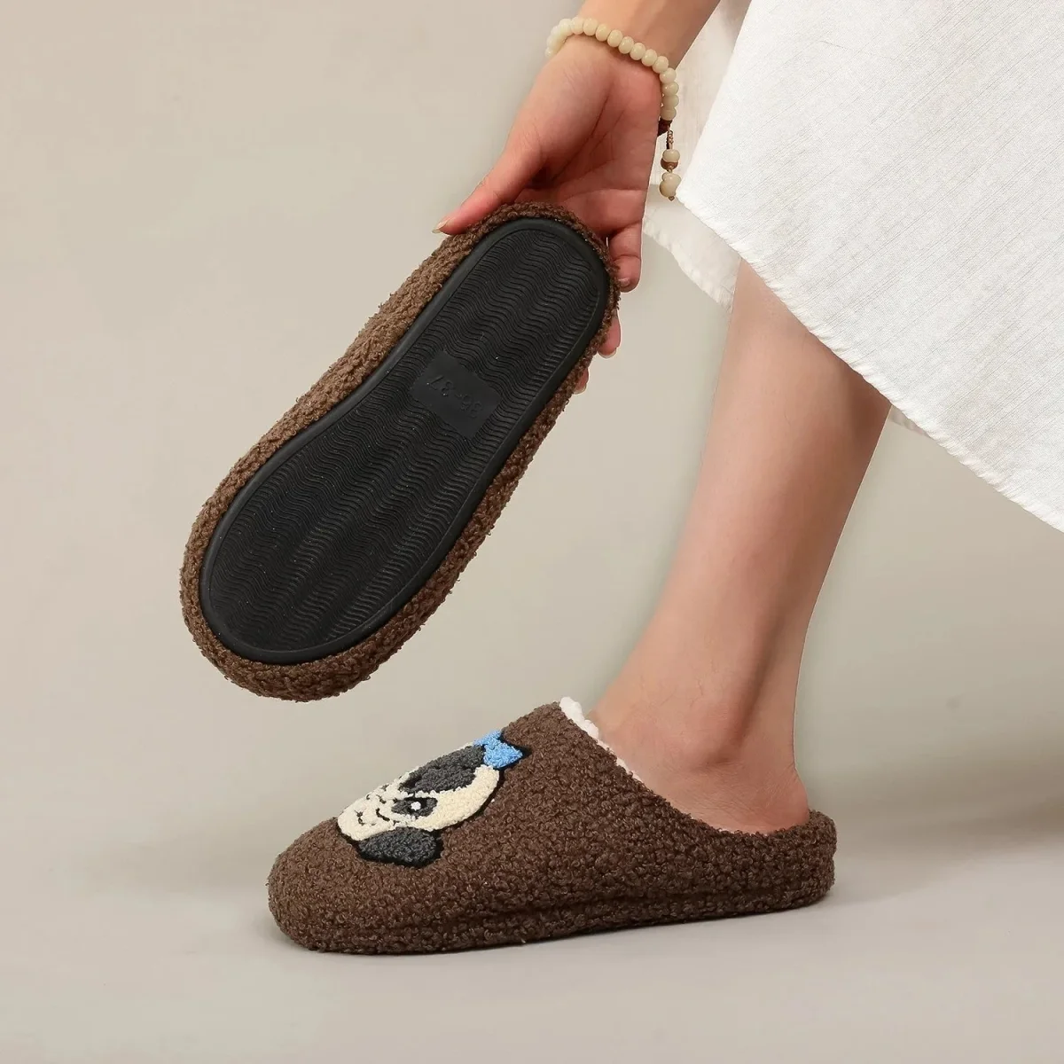 Chaussons Motif Carlin – Image 5