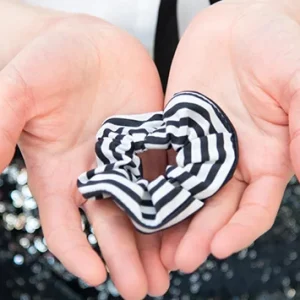 Chouchou cheveux rayé noir et blanc made in France Beetlejuice